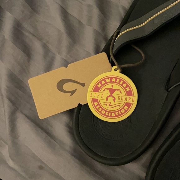 OLUKAI MENS SANDALS - Picture 3 of 7